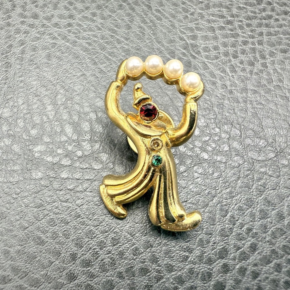 Vintage JJ Clown Juggler Brooch Pin Gold Tone Faux Pearl Rhinestone Womens 1.5"